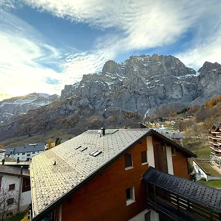 Schwarzhorn 3- Komplett Renoviert, Tolle Aussicht! Appartement *