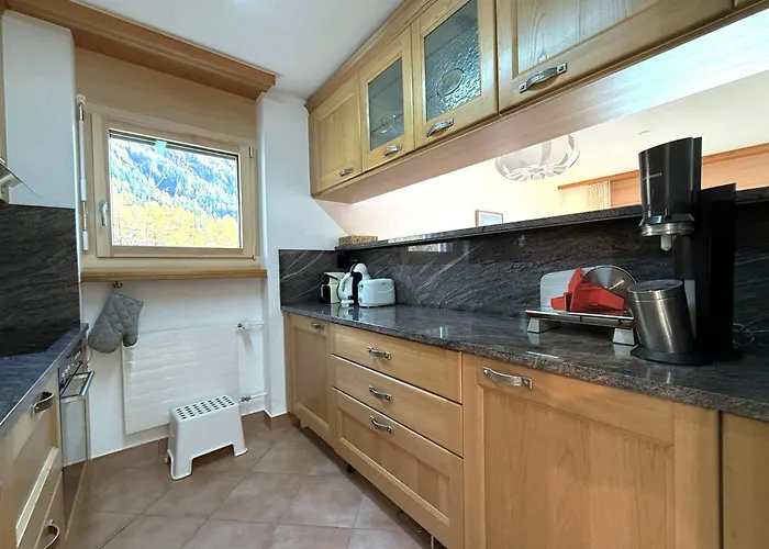 Appartement Schwarzhorn 3- Komplett Renoviert, Tolle Aussicht!